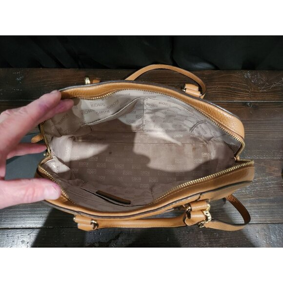 Michael Kors Sandrine Large Saffiano Leather Purse/Crossbody Acorn - Picture 6 of 8